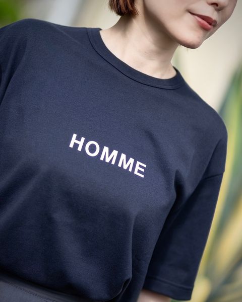 COMME des GARCONS HOMME ロゴプリントTシャツ style.2024.06.10