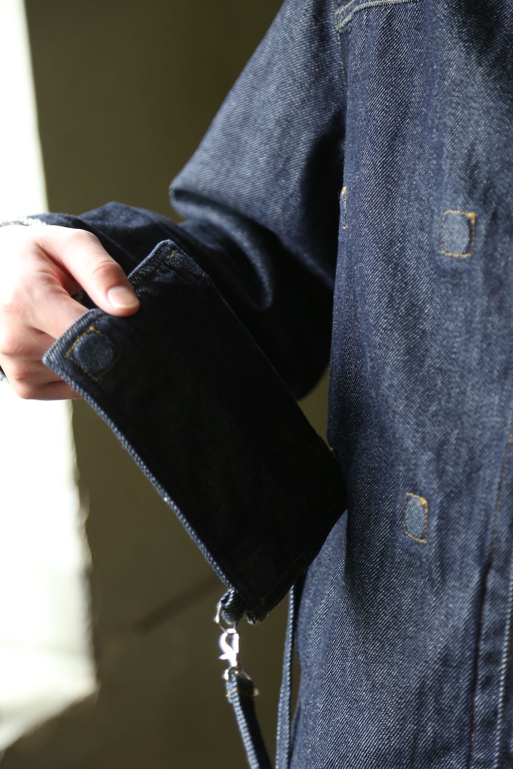 YOKE DETACHABLE POCKET DENIM JACKET(YK21SS0196B) style