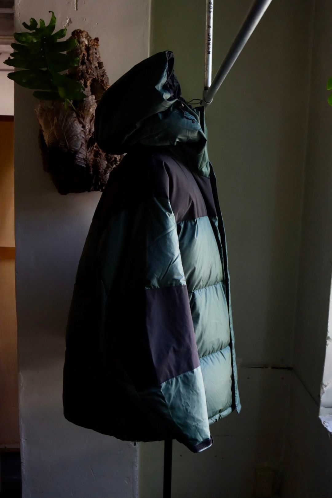 イズネス 23AW FUNCTIONAL DOWN JACKET is-ness×NANGA (1005AWDOWNJK01)GREEN