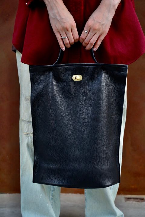 エンダースキーマ バッグ twist hand bag large(zw-b-tbb)black☆6月13日(土)発売！