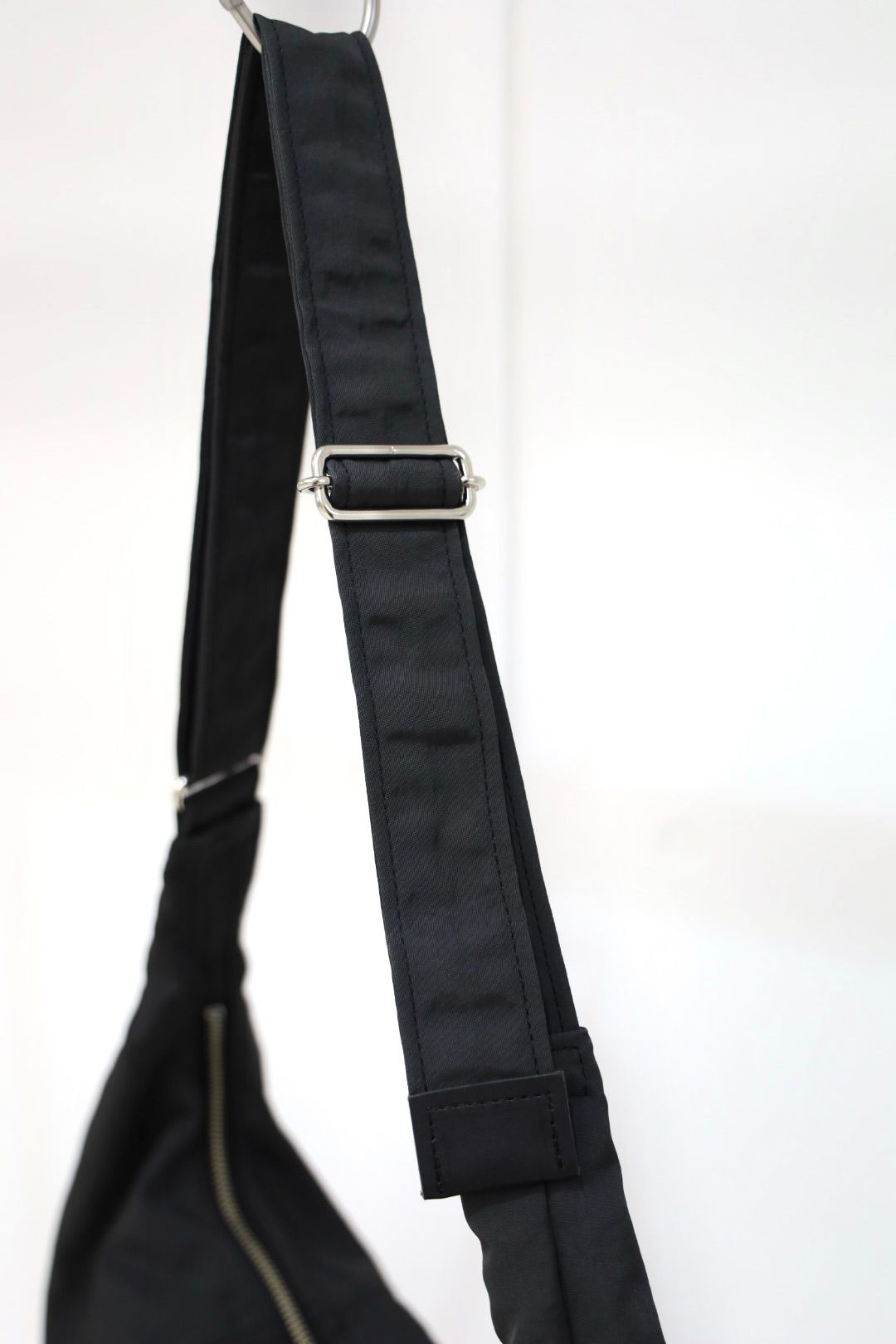YOKE 26FW Nylon Circle Shoulder Bag(YK26FW01406A)Black