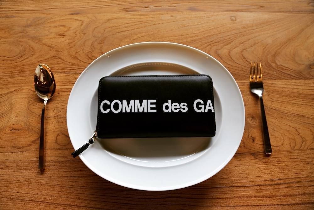 Wallet COMME des GARCONS「CDG Wallet Huge Logoシリーズ再入荷」予約受付中(8月9日発売)