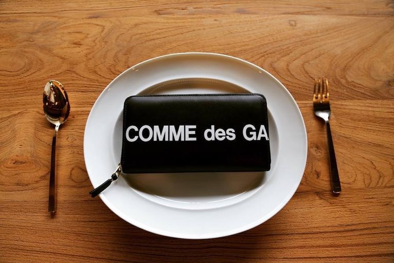 Wallet COMME des GARCONS「CDG Wallet Huge Logoシリーズ再入荷」予約受付中(8月9日発売)