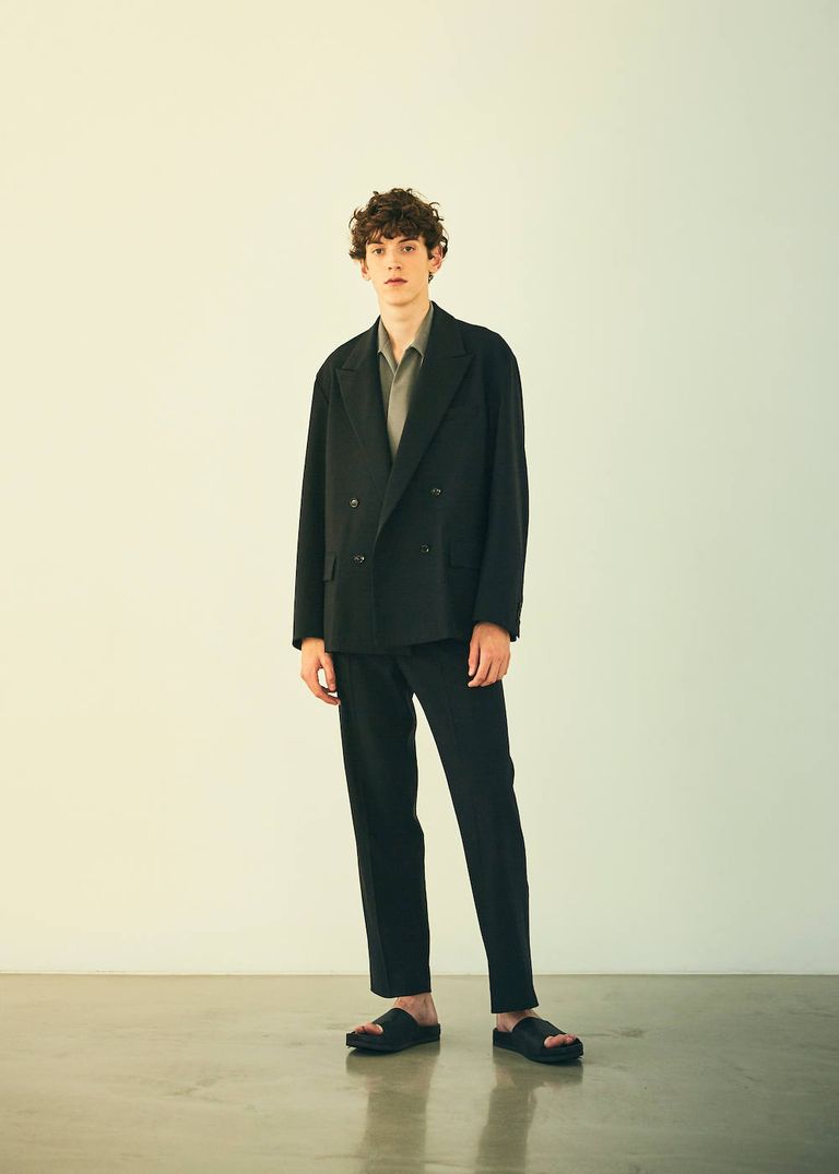 YOKE 「BACK SLIT STRAIGHT PANTS」 3月7日土曜日発売