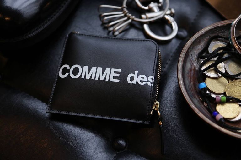 Wallet COMME des GARCONS 「Huge Logo SA3100HL 」