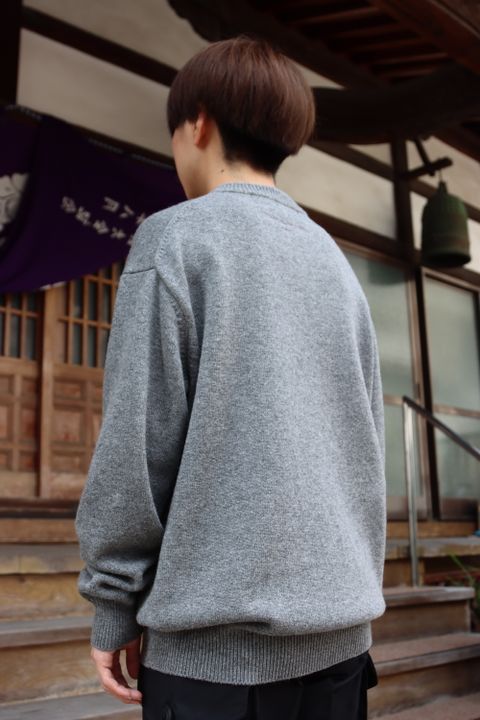 COMME des GARSONS HOMME ラムウール天竺ロゴ刺繍ニット(HH-N007-051) style.2021.09.26