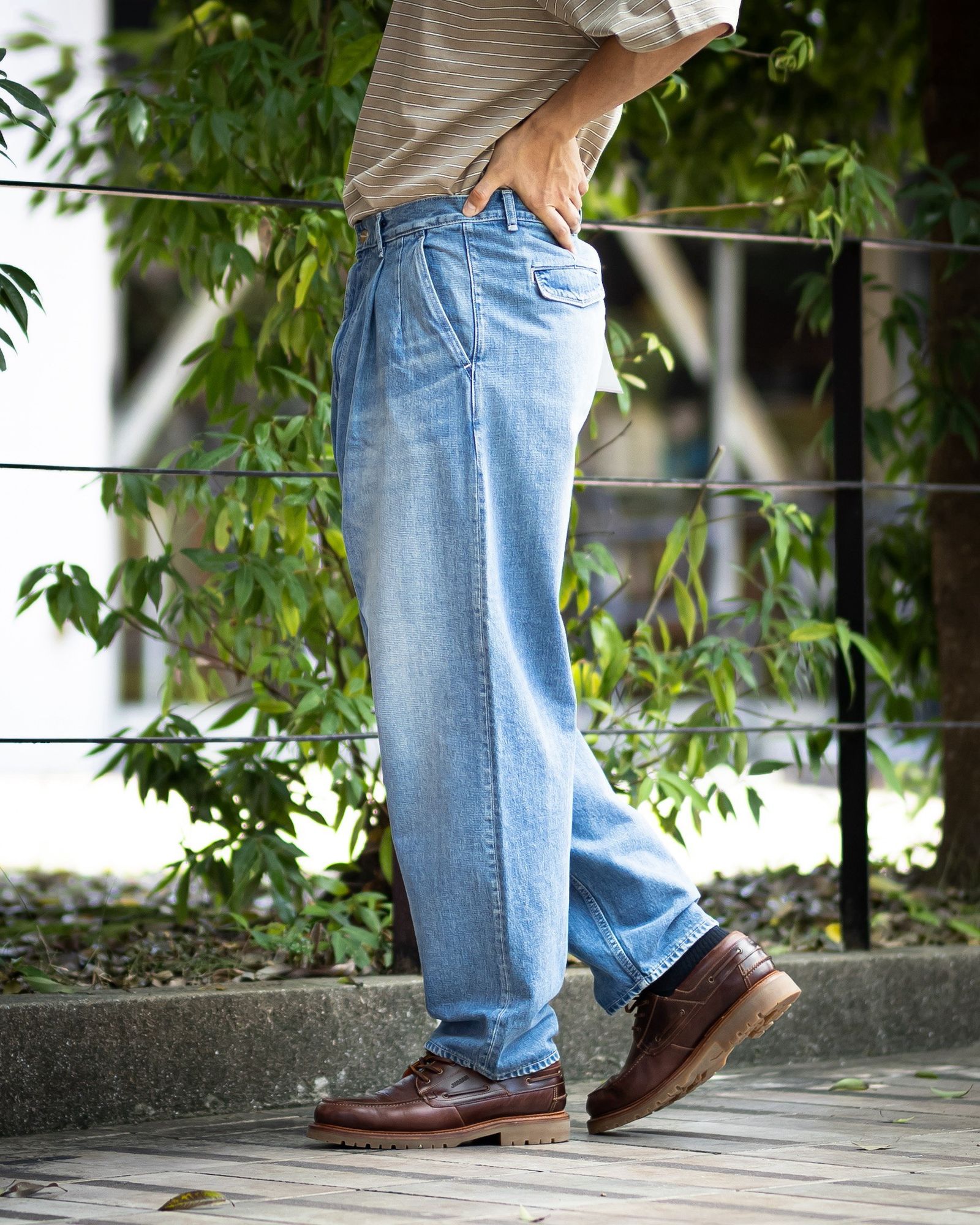 グラフペーパー Selvage Denim Two Tuck Tapered Pants(GU263-40060LB)INDIGO_LIGHT FADE☆7月25日(土)発売！