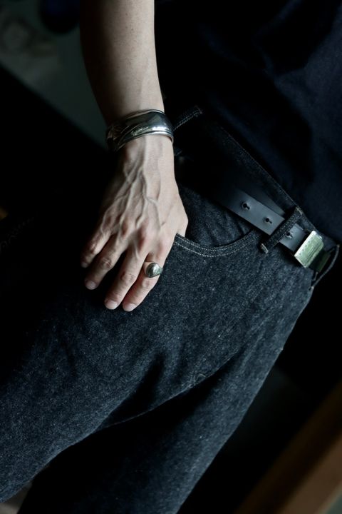 A.PRESSE 23AW Black Washed Denim Pantsスタイル