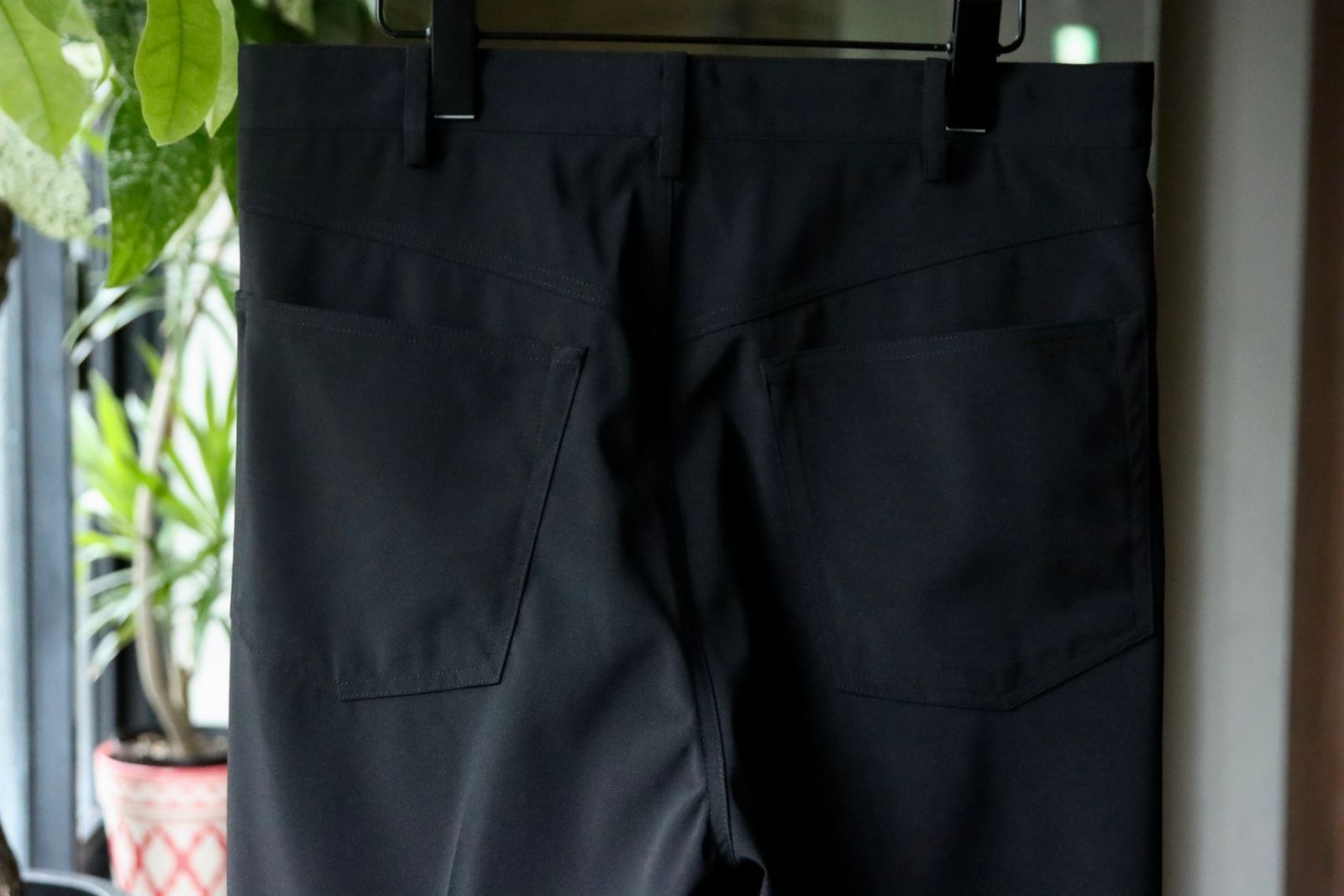 グラフペーパー  25AW Semi Dull Oxford Wide Trousers(GM253-40090B)BLACK☆8月9日(土)発売！