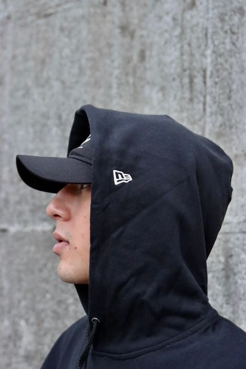 Yohji Yamamoto×NEWERA 裏毛オーバーサイズドプルオーバーフーディースタイル