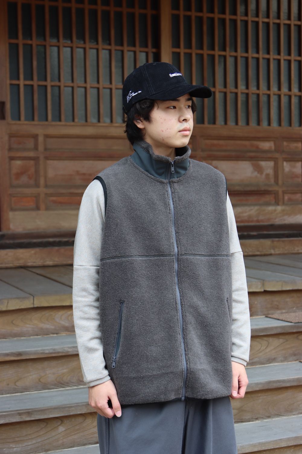 Graphpaper Wool Boa Zip-Up Vest(GU213-70205B) style. 2021.09.12