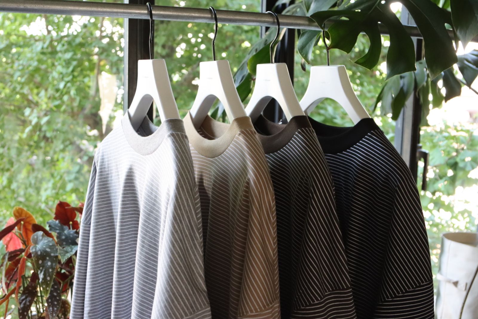 イズネス23AWバルーンTシャツ BALLOON  T-SHIRT(31SSSH05-1)BLACK×WHITE border