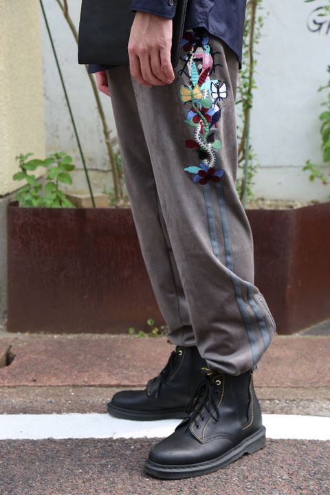 doublet CHAOS EMBROIDERY SUEDE TRACK PANTS"GREY"2020.8.8.