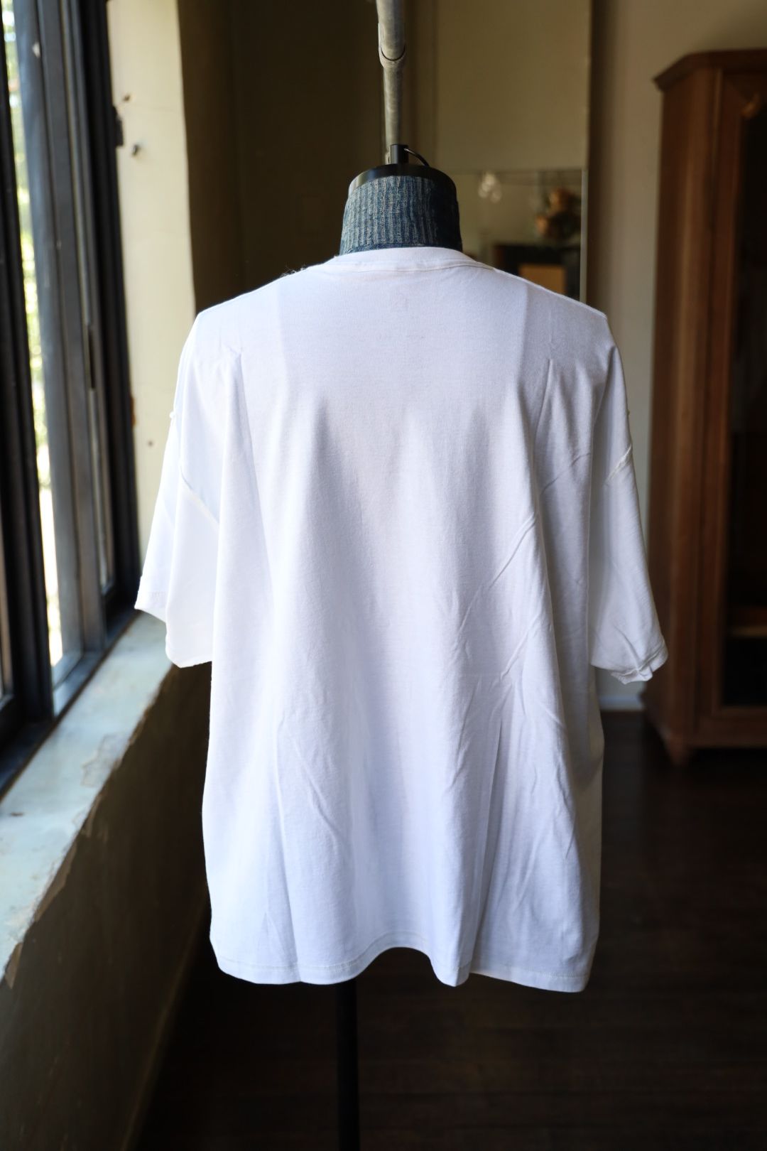 イズネスミュージック 25AW CHILL OUT T-SHIRT (IMP6_03_CHILLSST01) WHITE