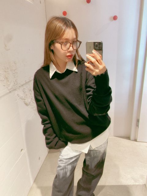 YOKE 新作PAINTED ELBOW PATCH SWEATER style.2024.8.23