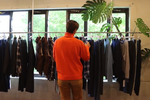 A.PRESSE Turtleneck Sweater"ORANGE"スタイル