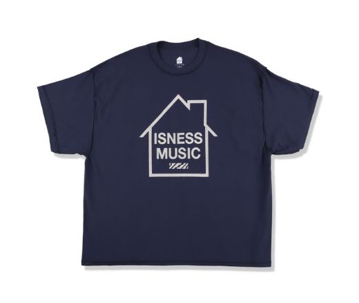 イズネスミュージック 25SS LOGO T-SHIRT(IMP5_22_ISNESSMUSIC5ST01)NAVY