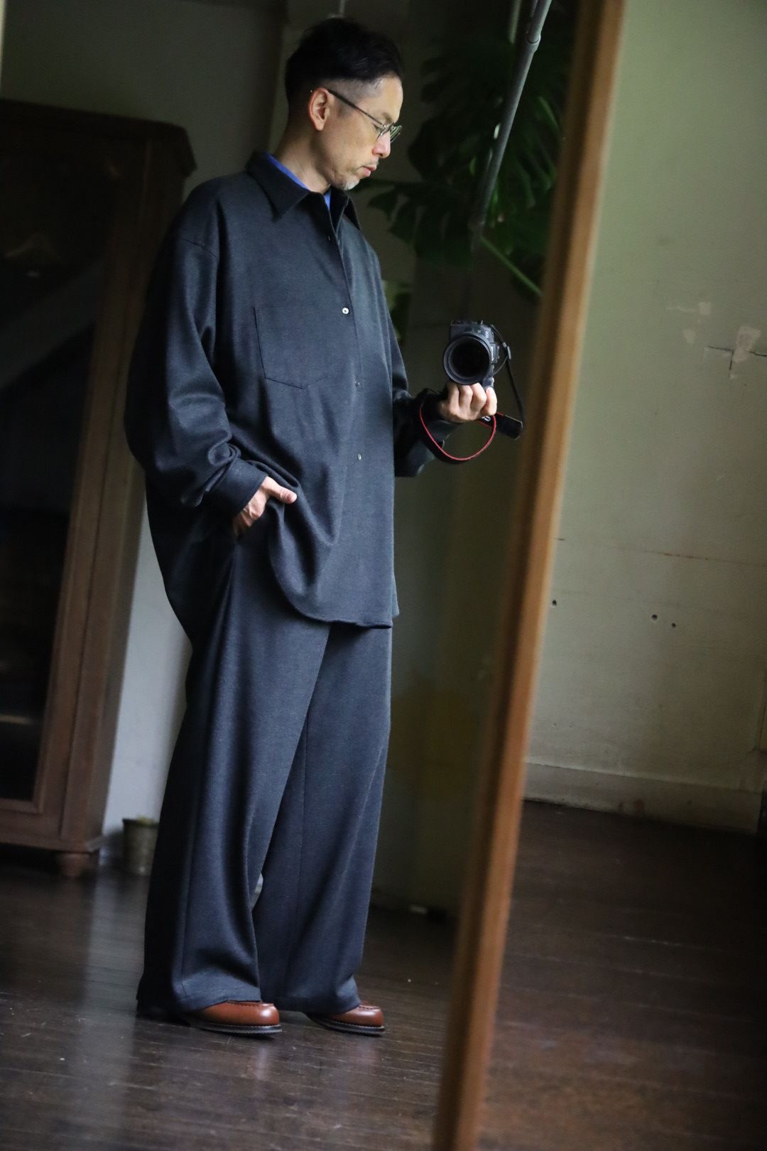 グラフペーパー 24AW Wool Smooth Flannel Easy Wide Pants (GM244-40011)GRAY