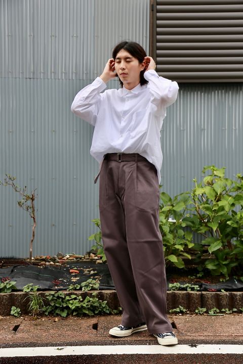 Graphpaper Hard Twill Belted Pants (GM203-40002B)GRAYスタイル.2020.7.25.