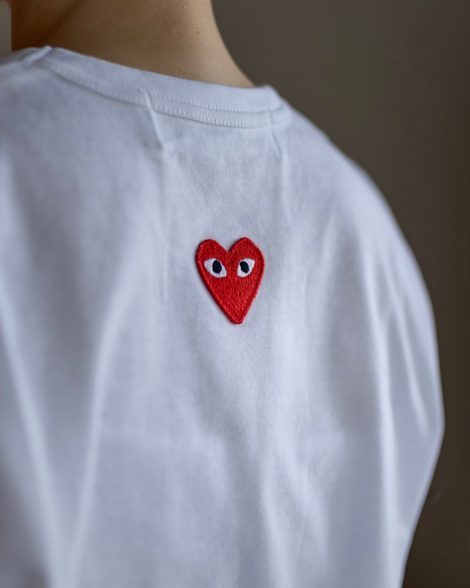 PLAY COMME des GARCONS バックワンポイントTシャツ style