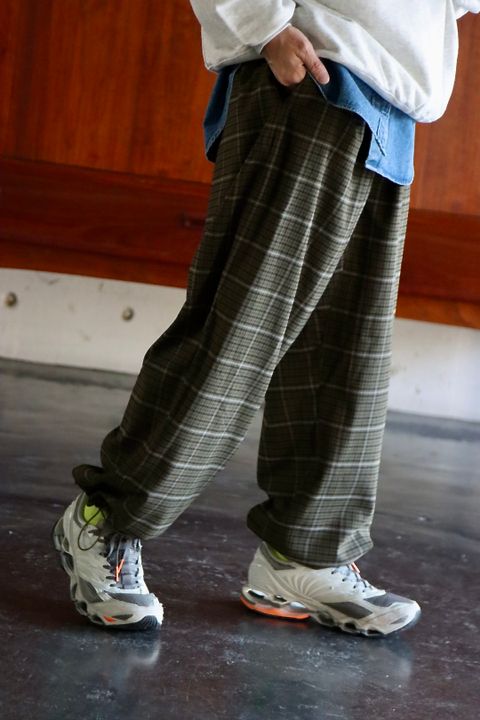 フレッシュサービス22AW WOOLY STRETCH OVER TRACK PANTS"GREEN CHECK"スタイル.2022.9.12.