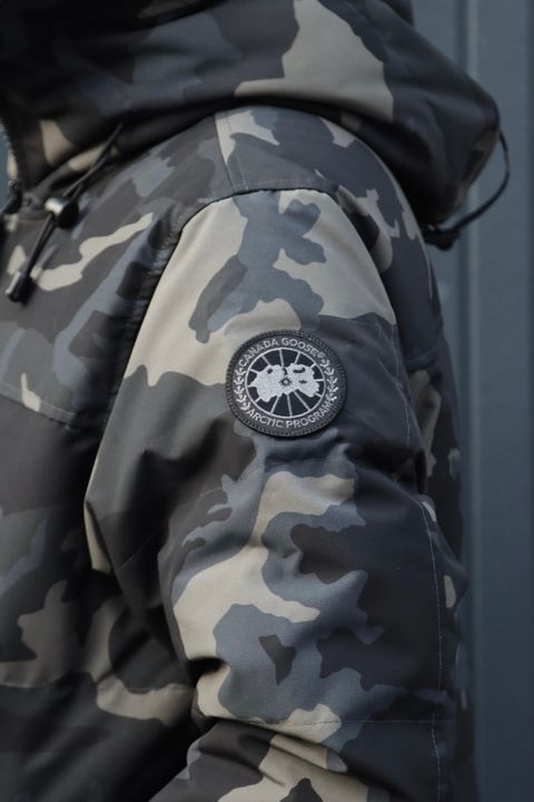CANADA GOOSE MACMILLAN PARKA BLACK LABEL PRINT style.2022.12.3