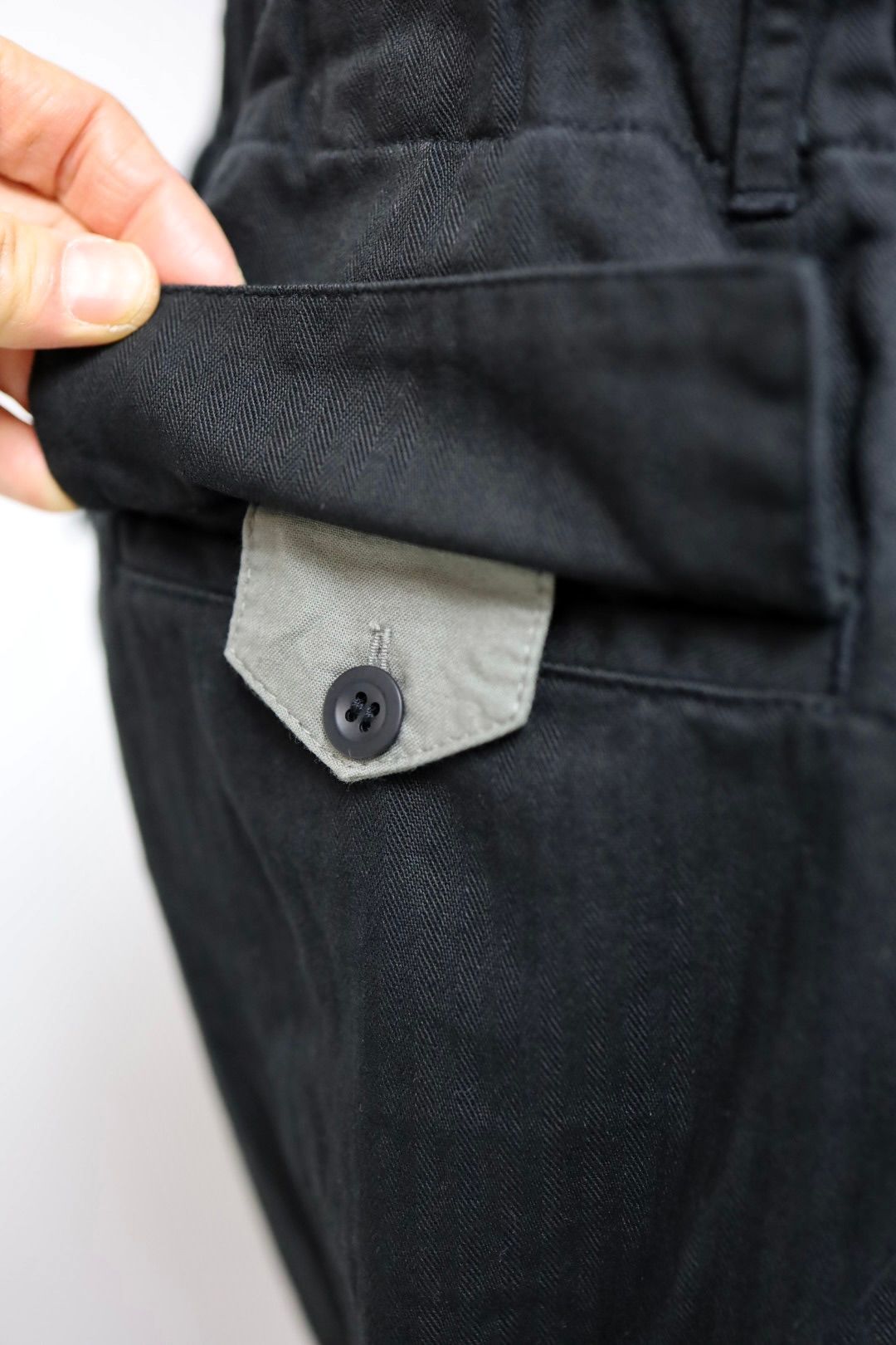 イズネス 26SS パンツ Herringbone 6-Pocket Pants (26SS_22_1005SSPT05)BLACK☆新作発売！