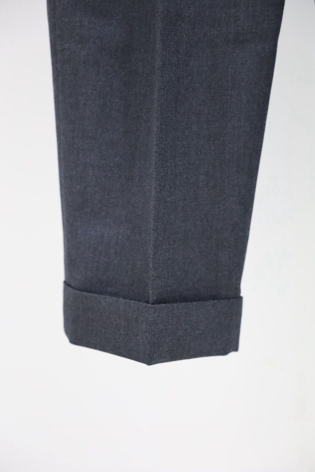 マーカウェア 26AW DOUBLE PLEATED SEMI EASY TROUSERS(A26C07PT02C) CHARCOAL☆新作発売！
