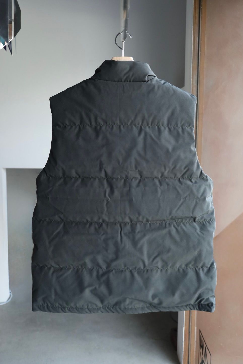 カナダグース ブラックレーベル Freestyle Crew Vest Black Label (2054MLB)Volcano☆新作発売！