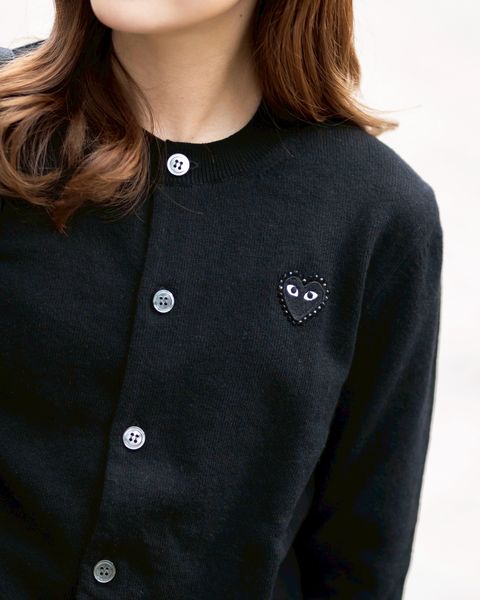 PLAY COMME des GARCONS 新作ROUND NECK RHINESTONE CARDIGAN style.2025.11.15