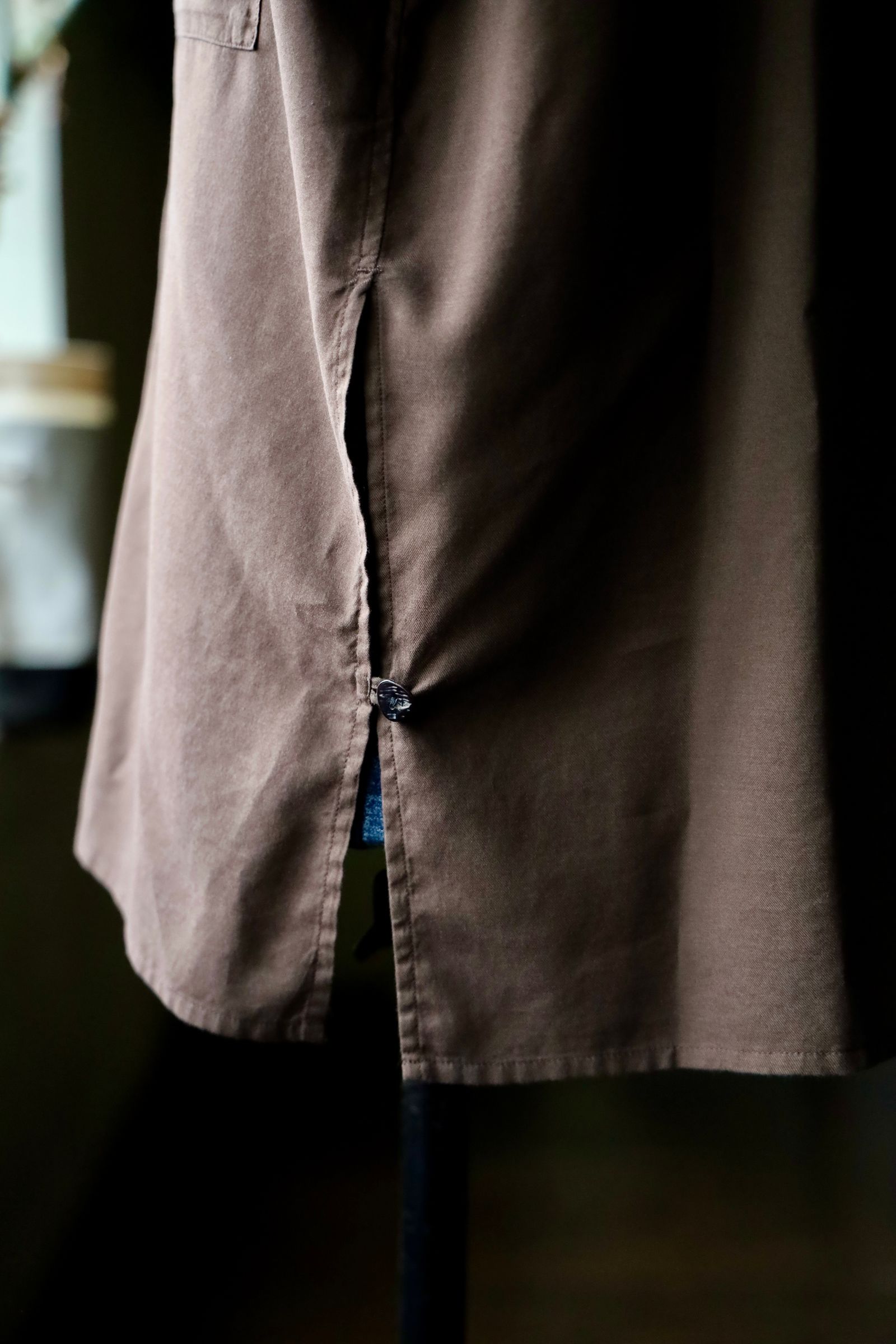 ヨーク25SUMMER シャツ GARMENTDYED COTTON SILK TWILL OPEN COLLAR SHIRT(YK25SS001006SH)BROWN