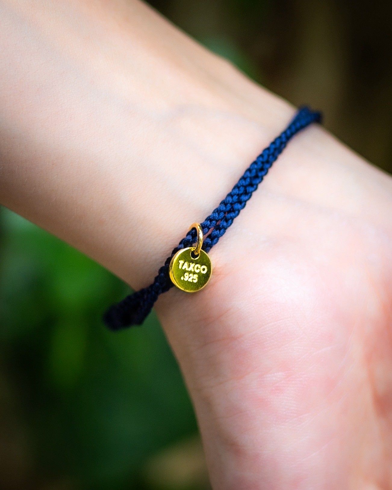 XOLO JEWELRY ショロジュエリー / Twisted Rope Link Silk Code Bracelet-Gold- (NAVY)