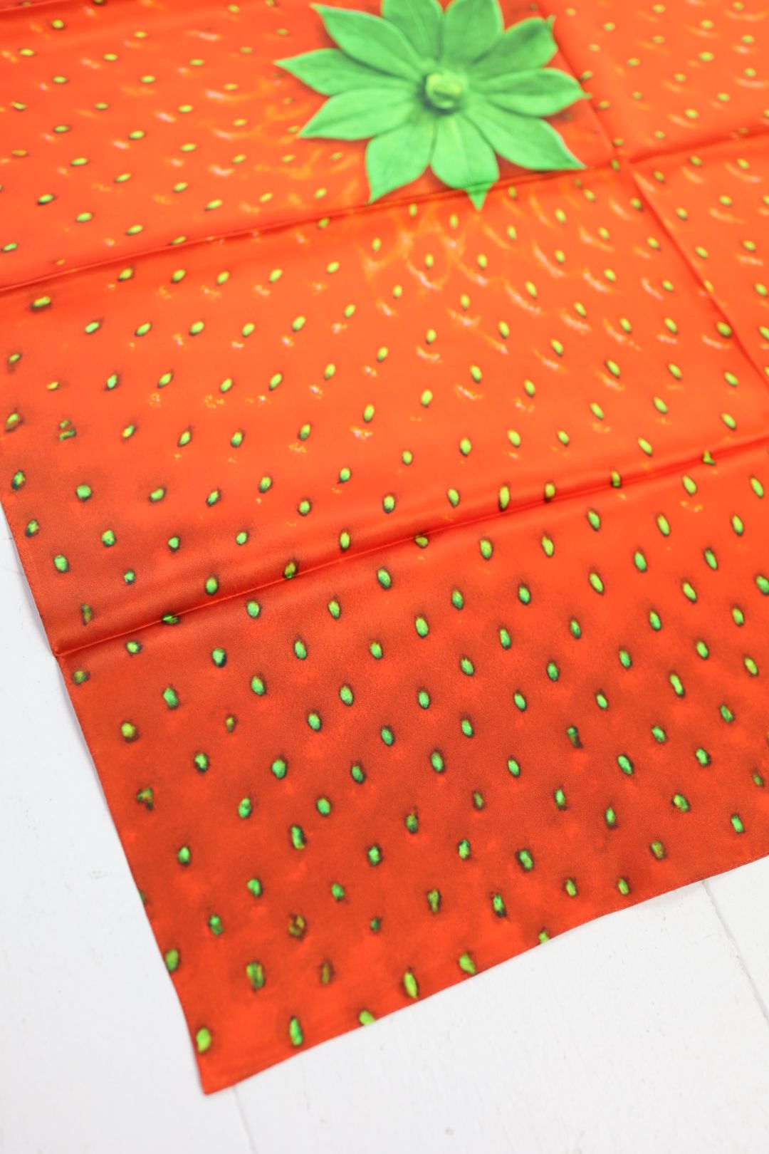 doublet ダブレット26SS VEGGIE SILK SCARF (26SS65SF05) STRAWBERRY★1月17日(土)11:00発売！