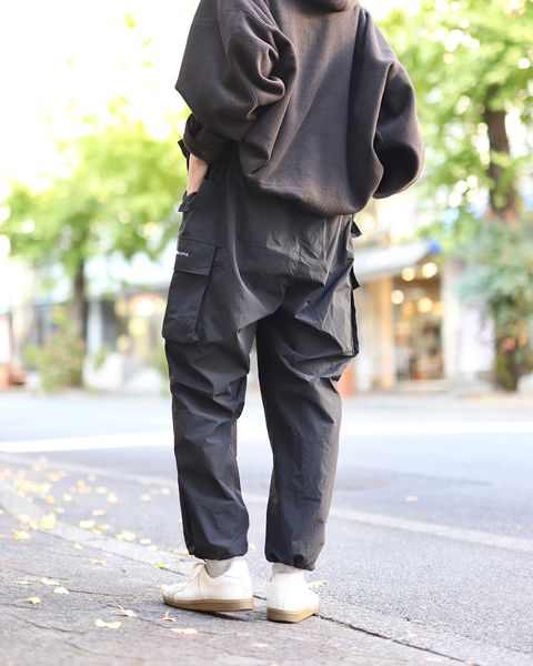 STRIPES FOR CREATIVE FW23 SUPER WIDE CARGO PANTSスタイル