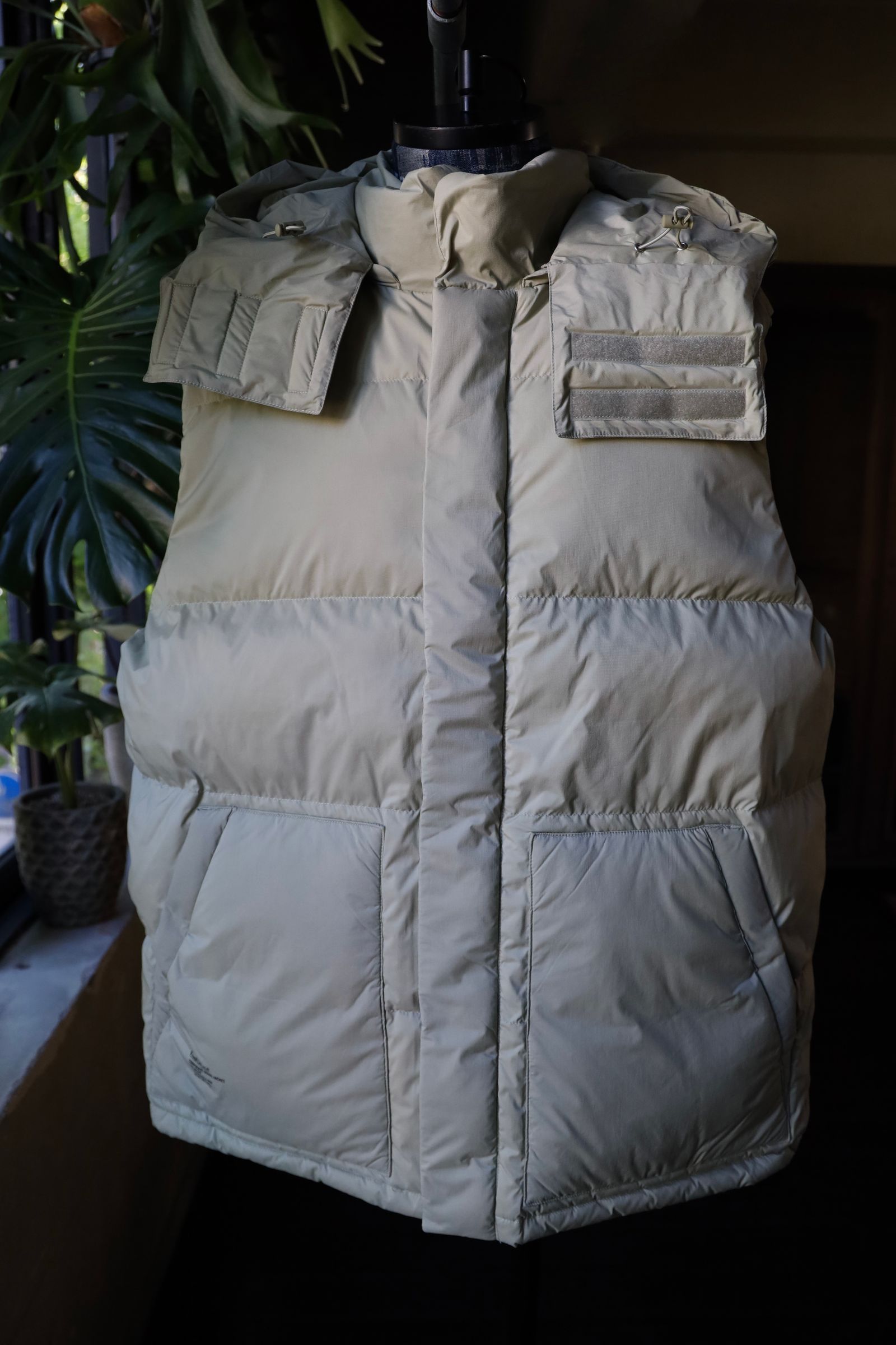 フレッシュサービス CORPORATE DOWN VEST(FSC243-10112B)BEIGE