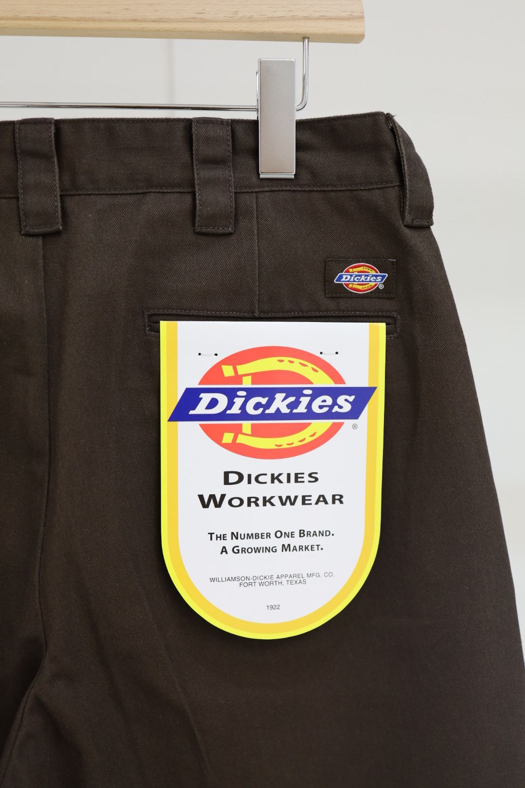 セダンオールパーパス 26SS Dickies / Tuck Wide Shorts(SD26S-PT07)DARK BROWN☆4月18日(土)新作発売！