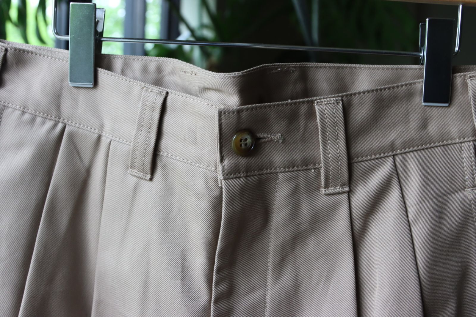 イズネス23SS ワイドチノパンツ WIDE CHINO PANTS(16PT02T02-1)BEIGE