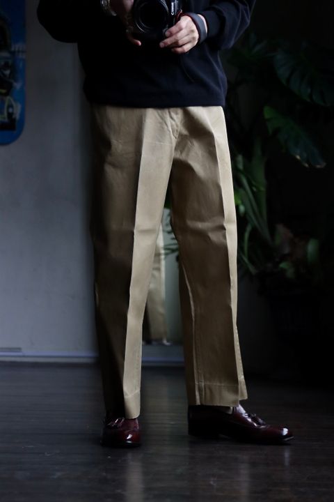 A.PRESSE Vintage US ARMY Chino Trousersスタイル