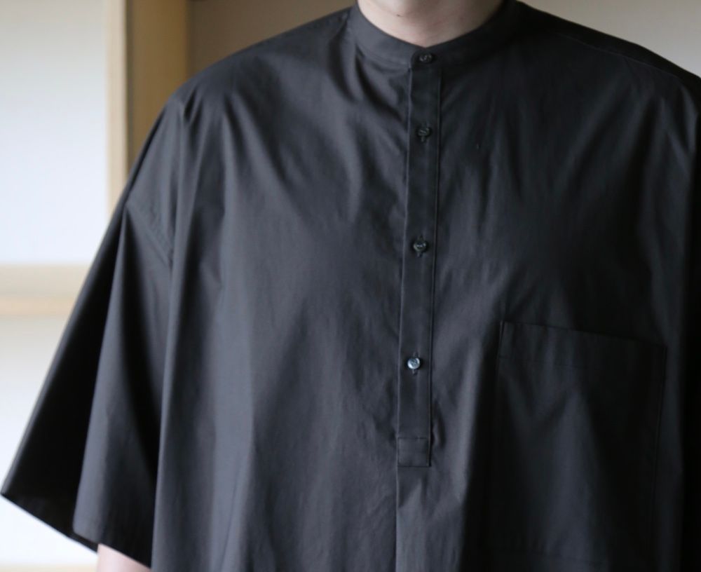 Graphpaper Stretch Typewriter Stand Collar Short Yoke Sleeve Shirt(GM212-40615B) style.2021.6.12