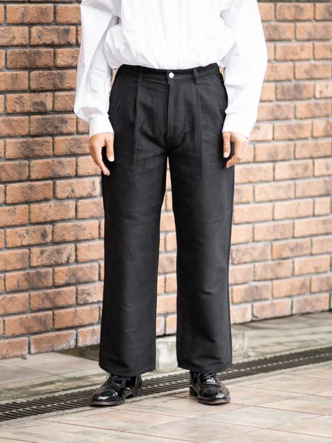 Graphpaper Cotton Double Serge Two Tuck Pants スタイル