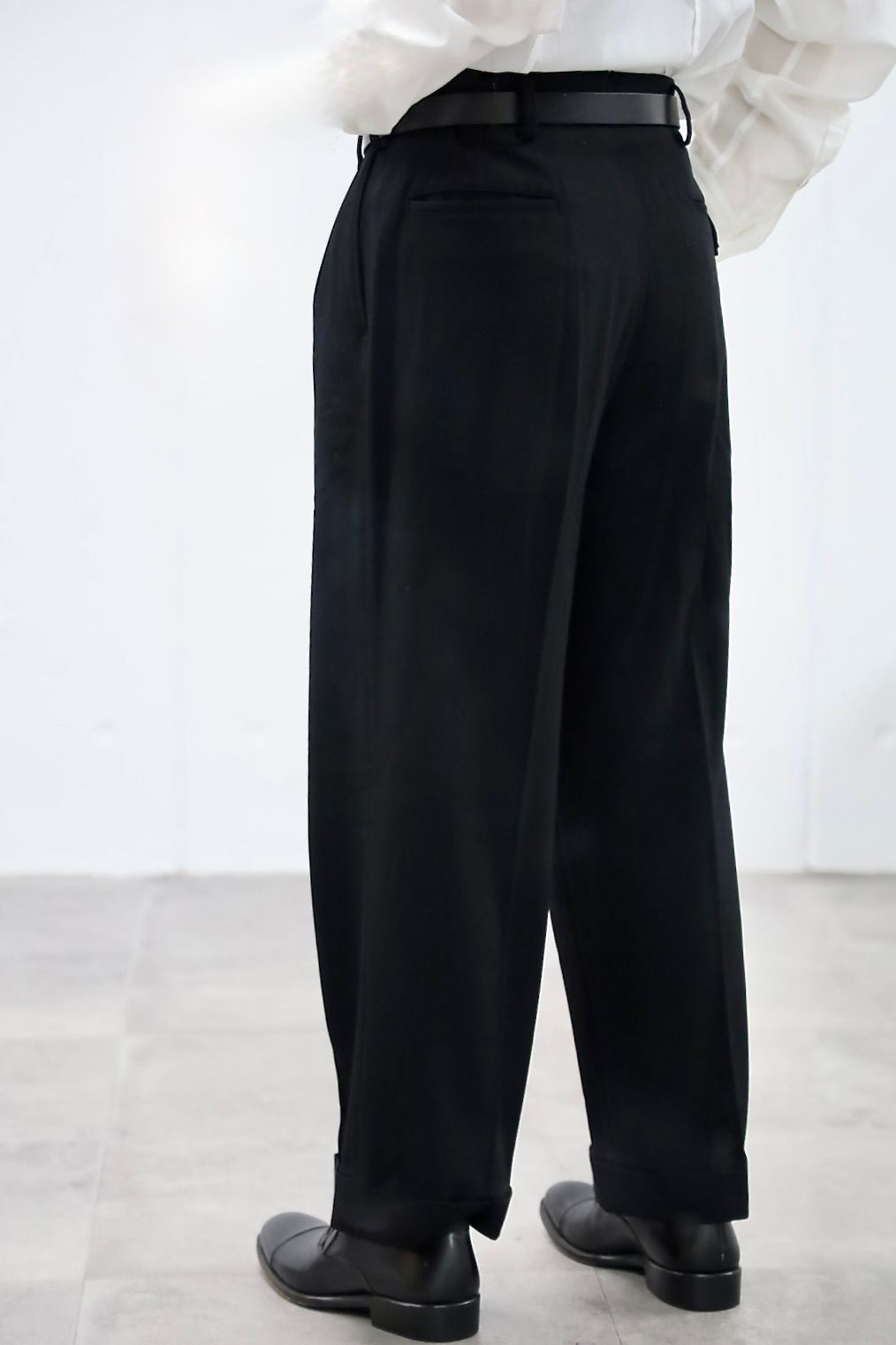 アプレッセ 2026 STYLE2 Wool Wide Tapered Trousers(26AAP-04-01)BLACK
