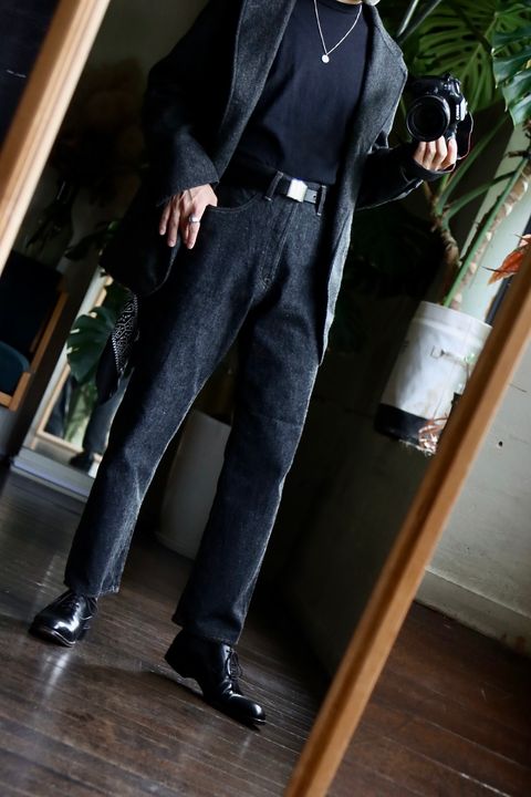 A.PRESSE 23AW Black Washed Denim Pantsスタイル
