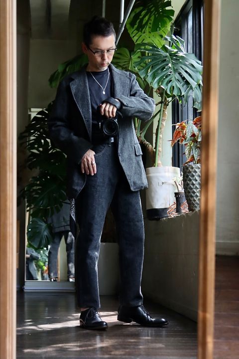 A.PRESSE 23AW Black Washed Denim Pantsスタイル