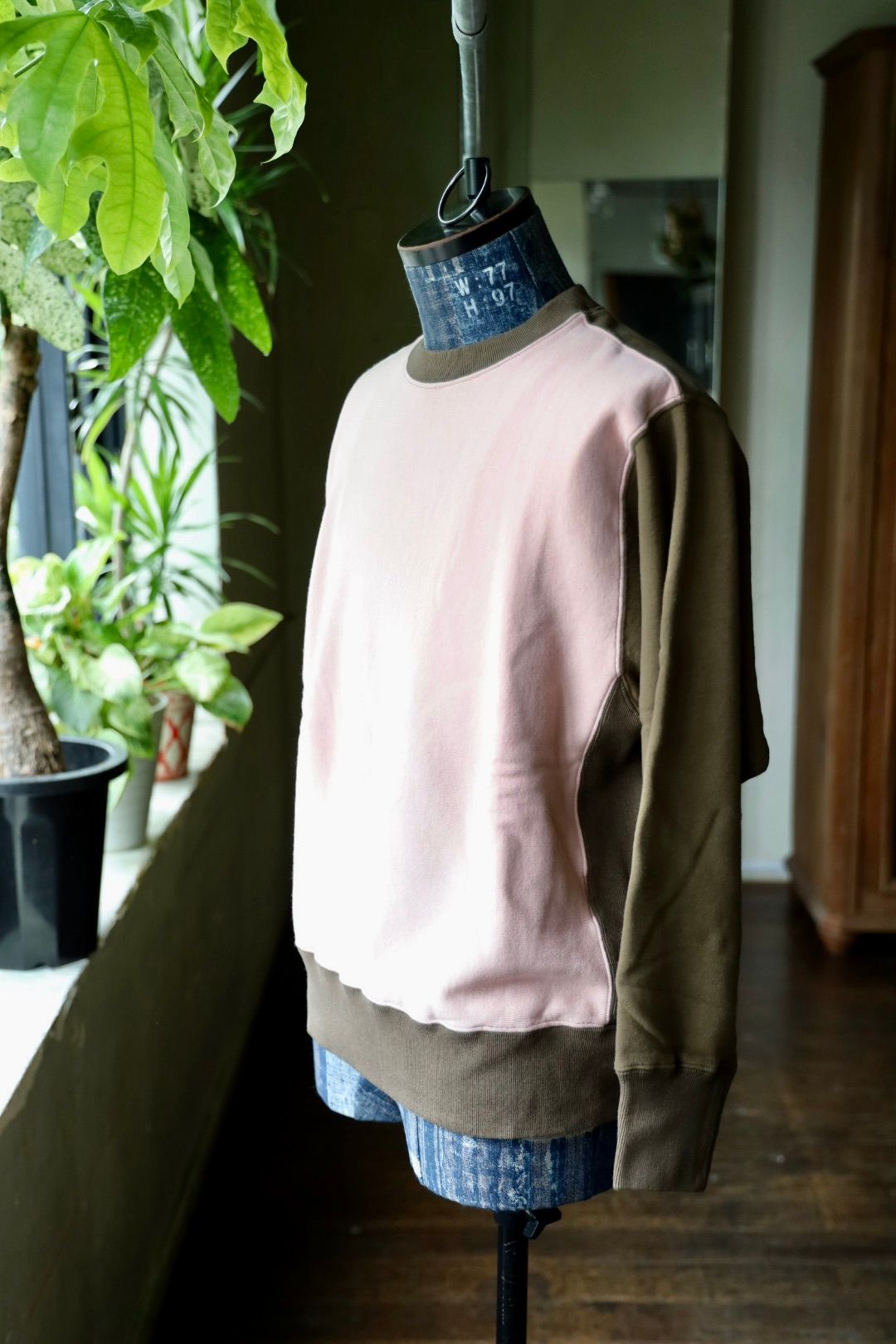 ファウンダ 25AW SWEAT SHIRT(015FD252021)PINK/KHAKI