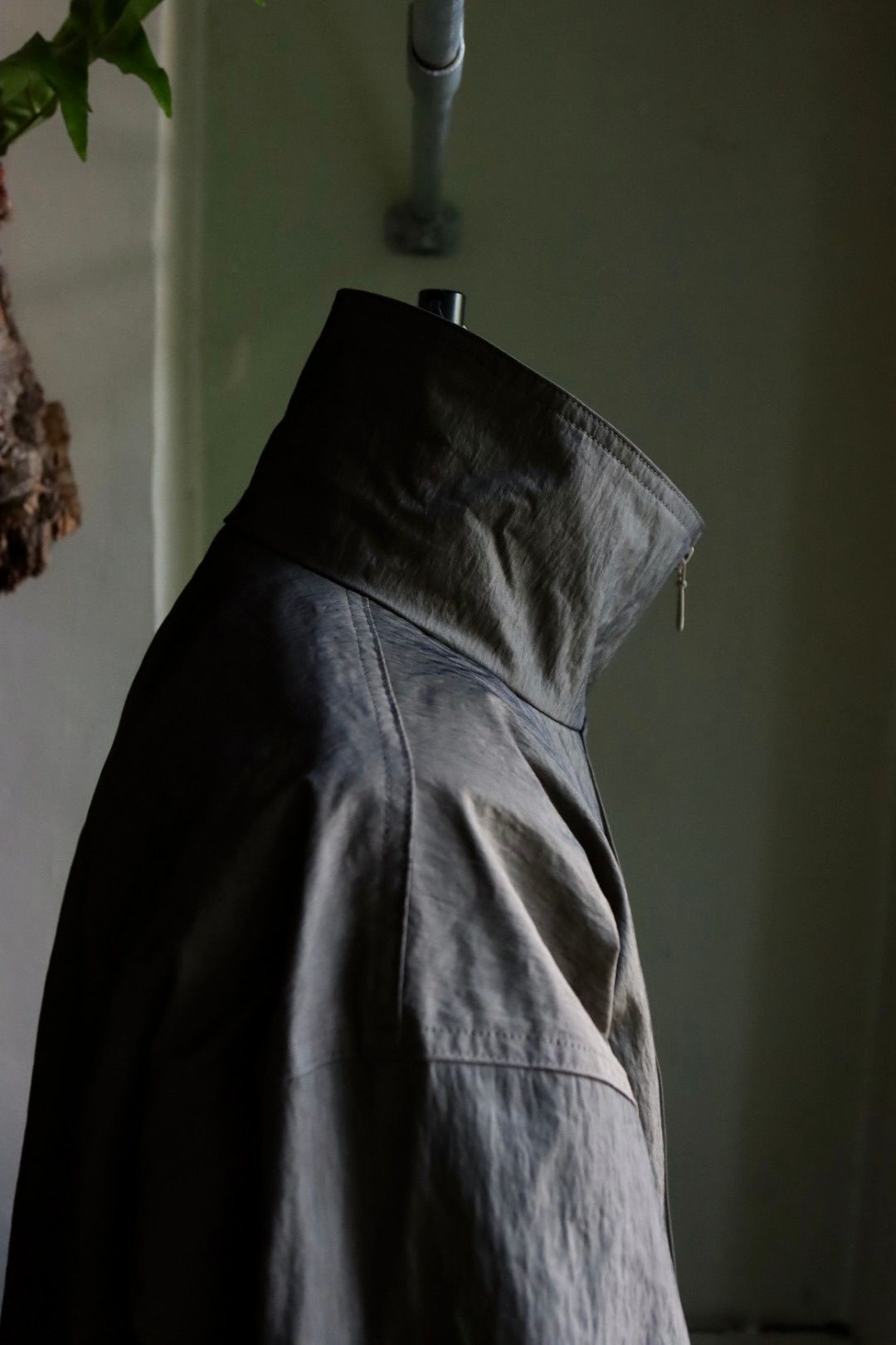 イズネス23AW SHAKA SHAKA NYLON JACKET(1005AWJK07)BROWN