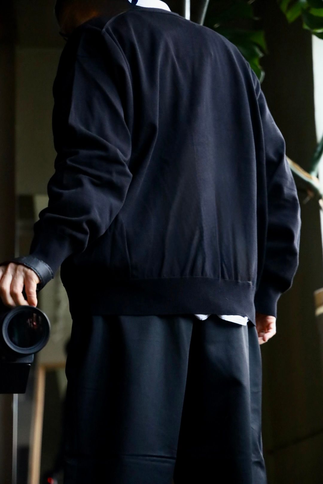 COMME des GARCONS HOMME 新ロゴ入りカーディガンスタイル