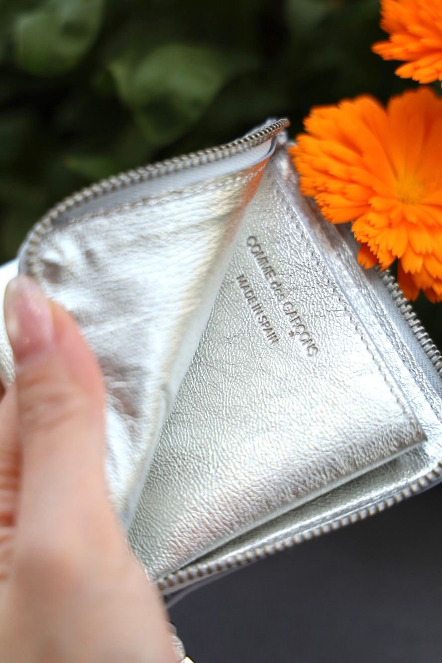 コムデギャルソン L字型ZIP財布(8Z-B031-051-2)SILVER☆4月11日再入荷！