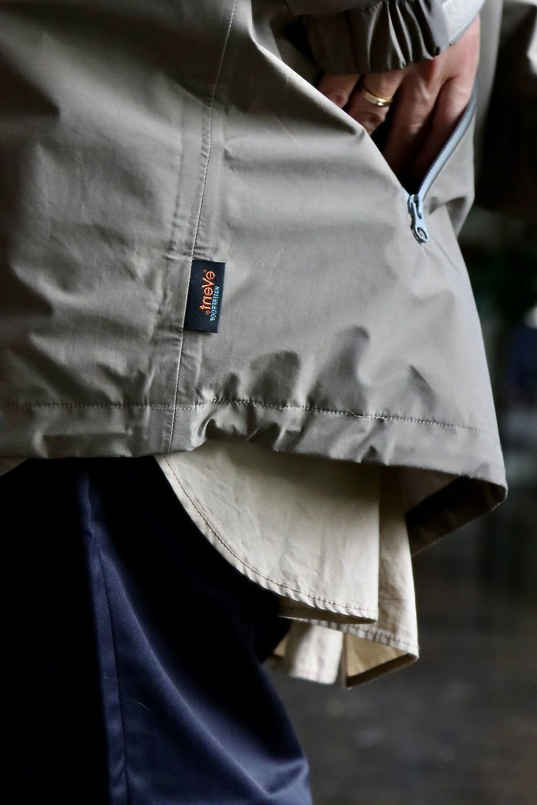 フレッシュサービス22AW eVent® 3 LAYER BLOUSONスタイル.2022.9