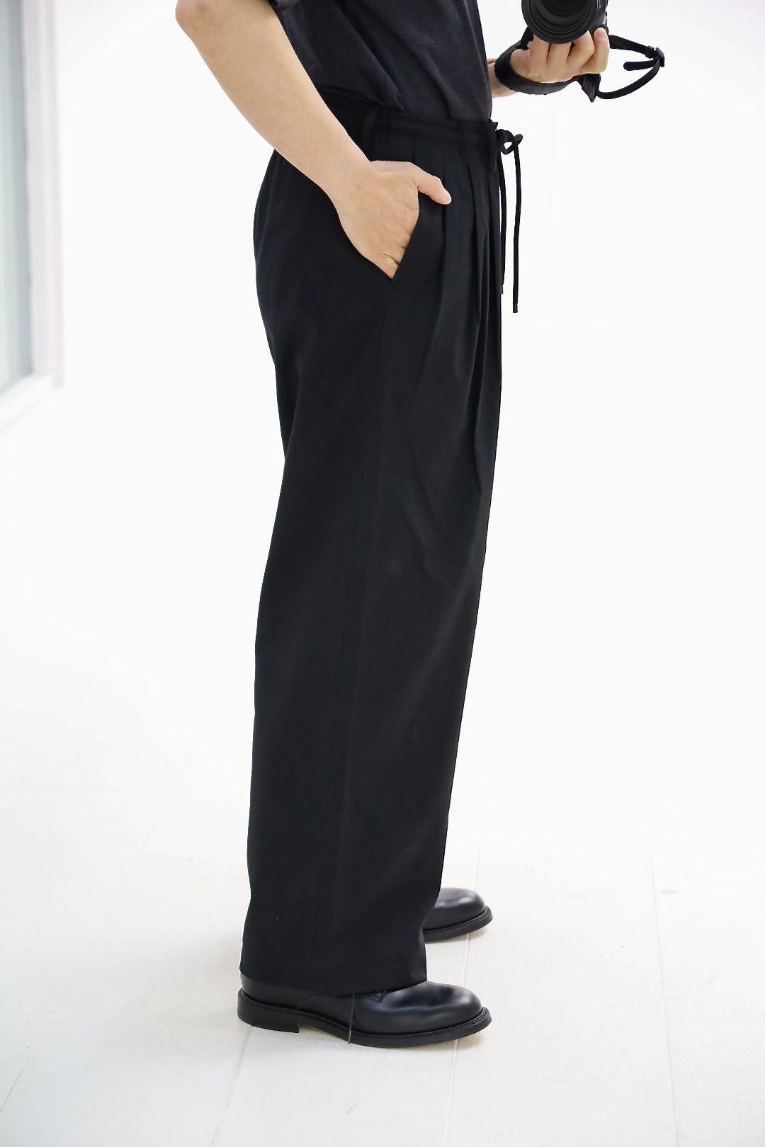 マーカウェア 26SS  60/2オーガニック強燃ボイル3/2ツイル / トリプルプリーテッドイージートラウザーズ(A26A16PT02C) Black☆新作発売！