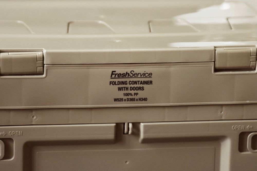 フレッシュサービス FOLDING CONTAINER w/2 DOORS "SAND"
